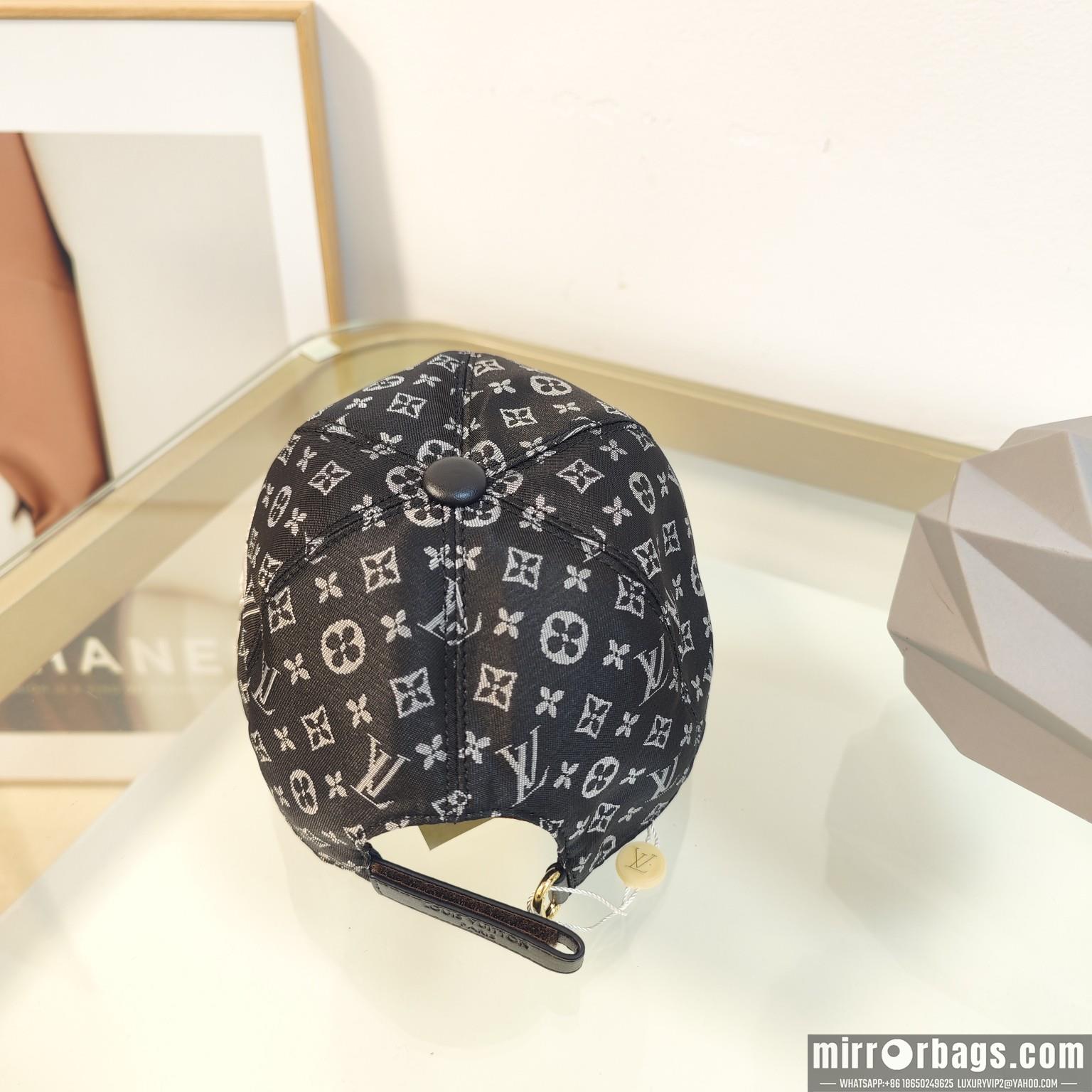 Replica LV cap dx120