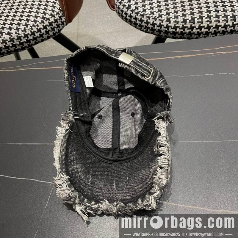 Replica LV cap 071302