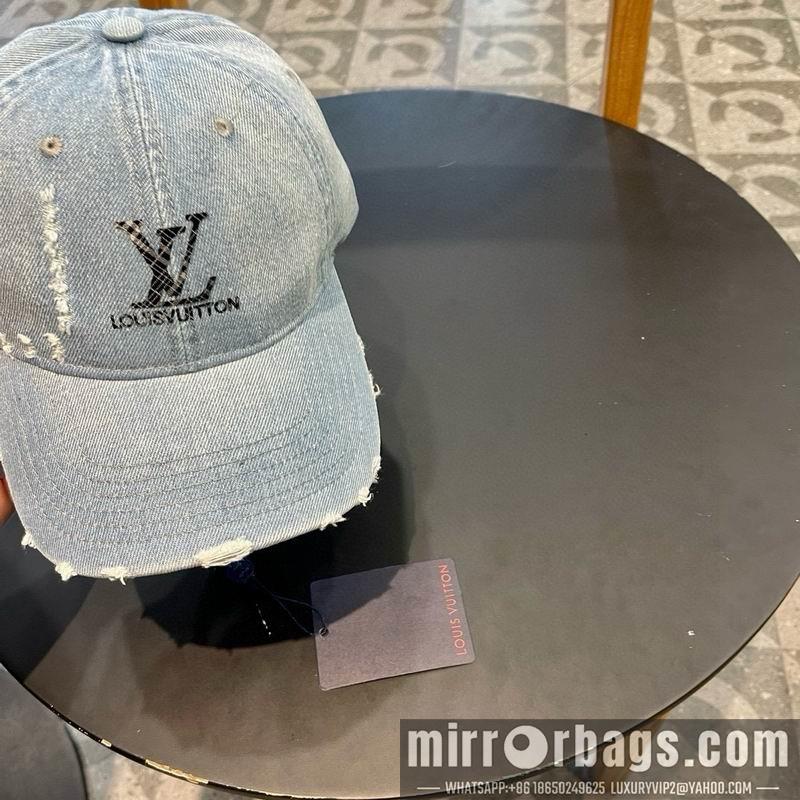 Replica LV  cap 072302