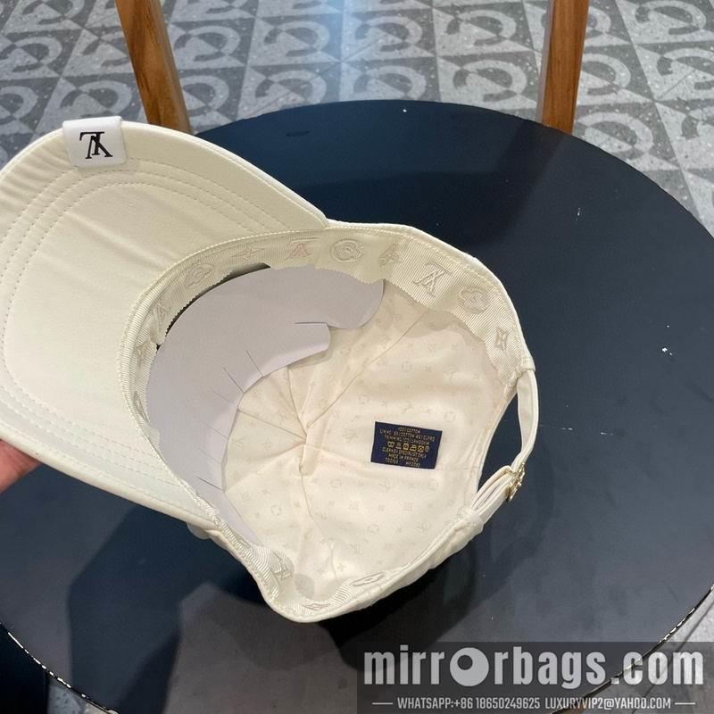 Replica LV  cap 072303