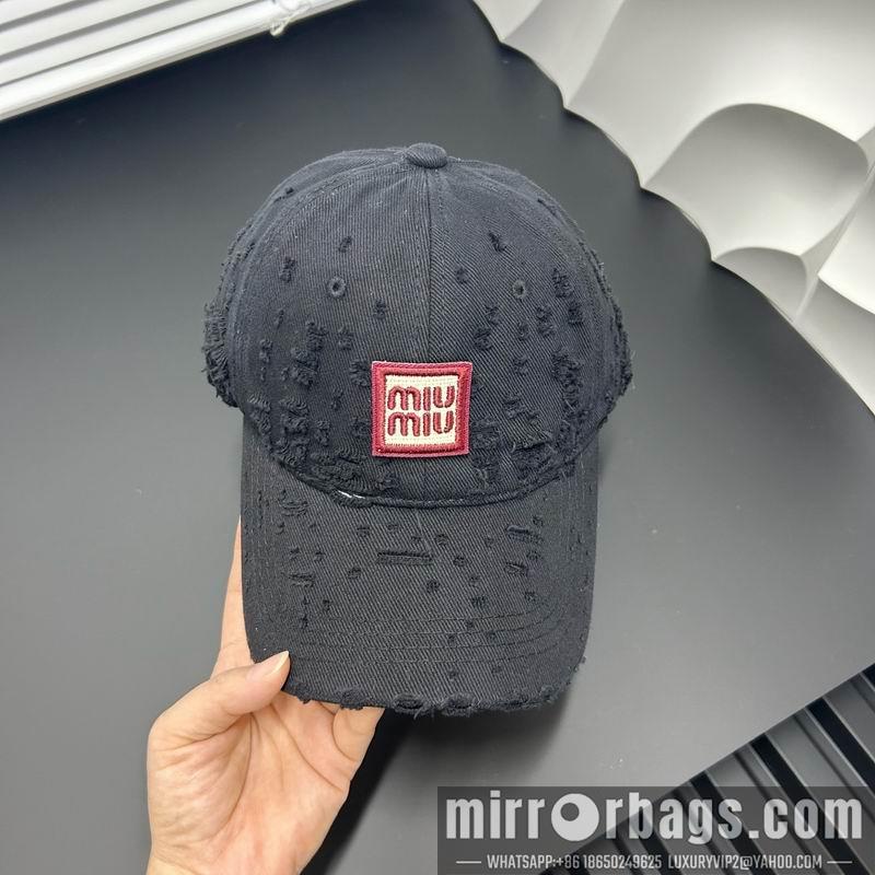 Replica Miumiu cap dx05