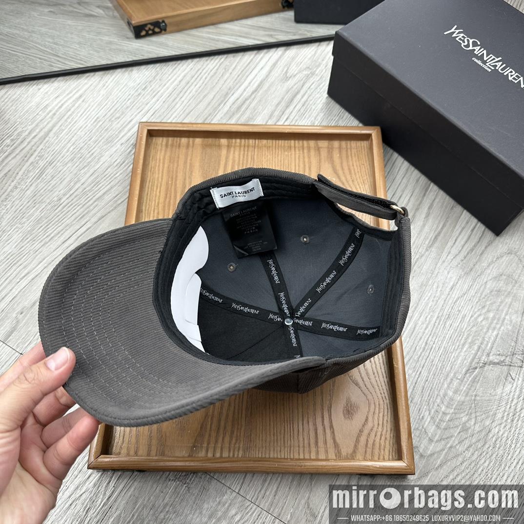 Replica YSL cap 080201
