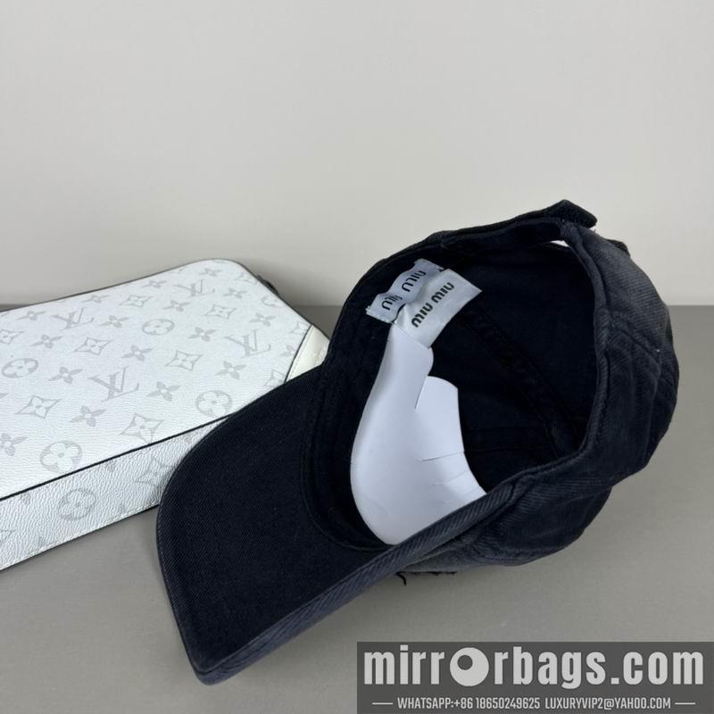 Replica Miumiu cap dx19