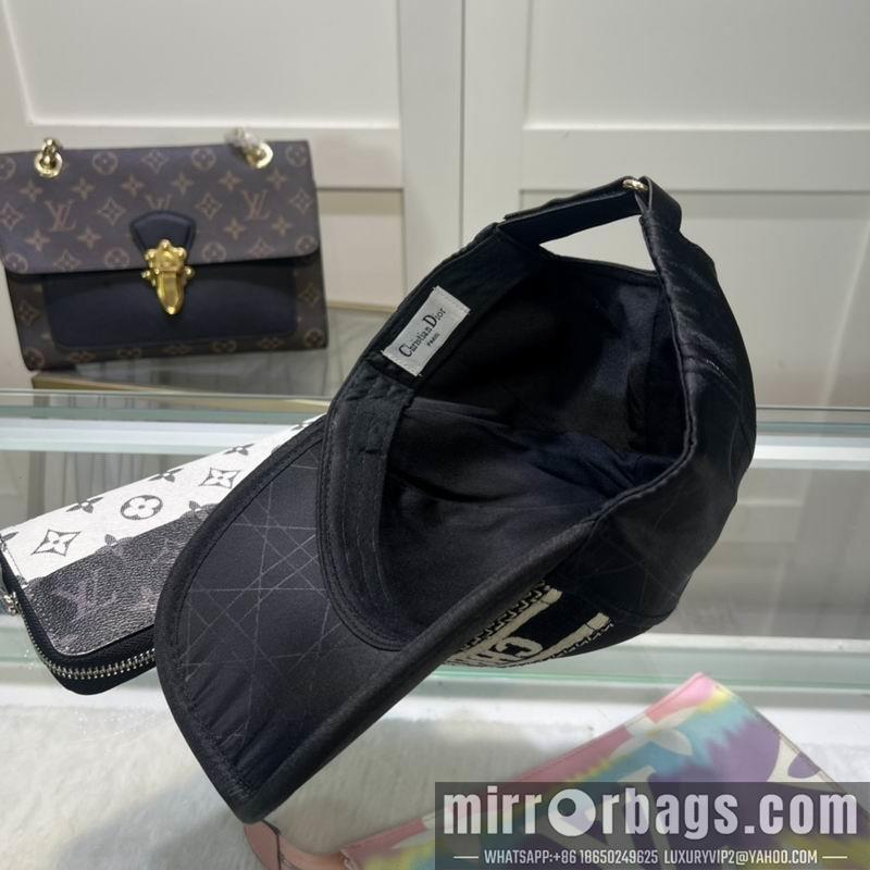 Replica Dior cap dx60