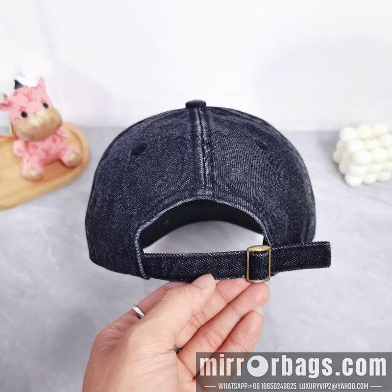 Replica Loewe Cap dx07