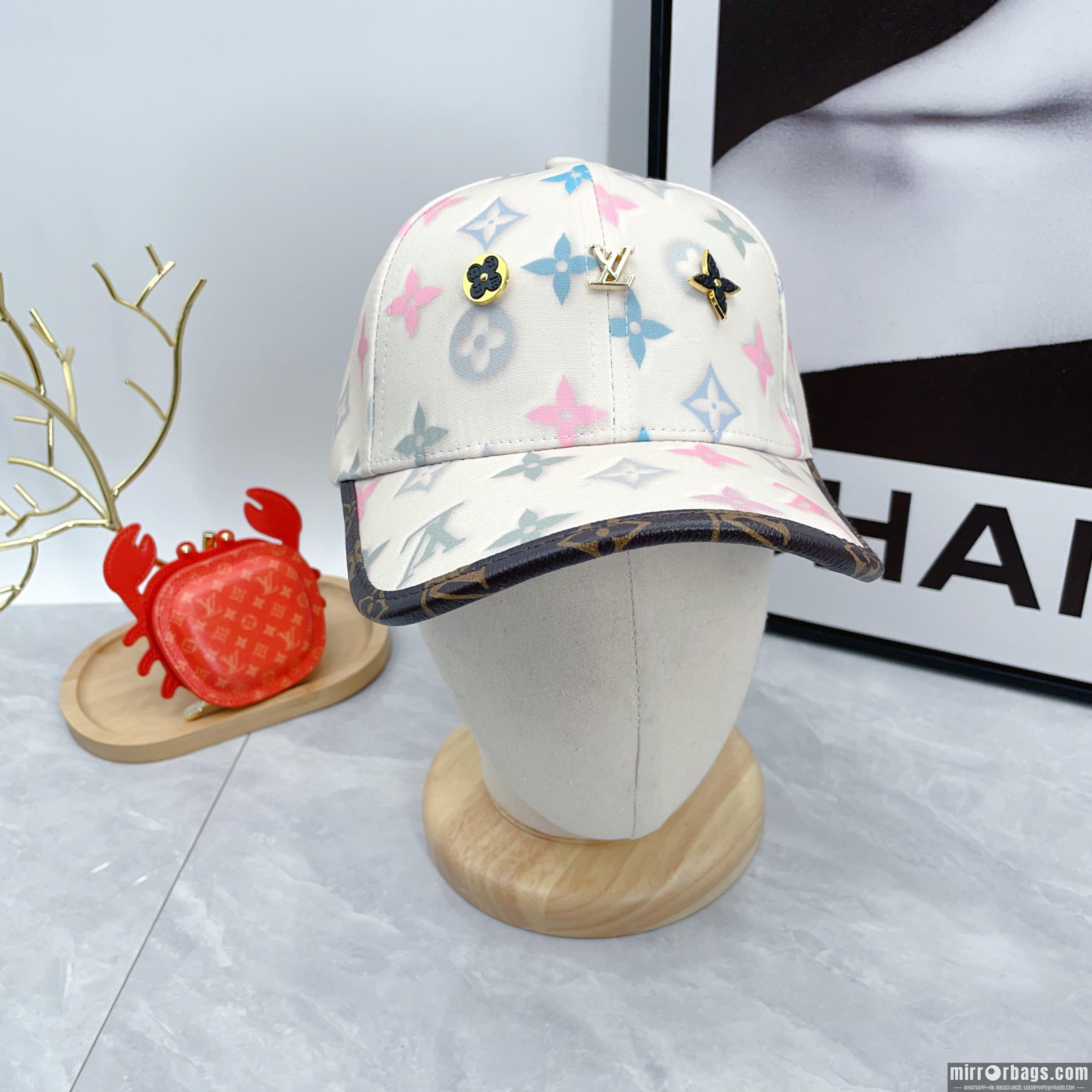 Replica LV cap dx03