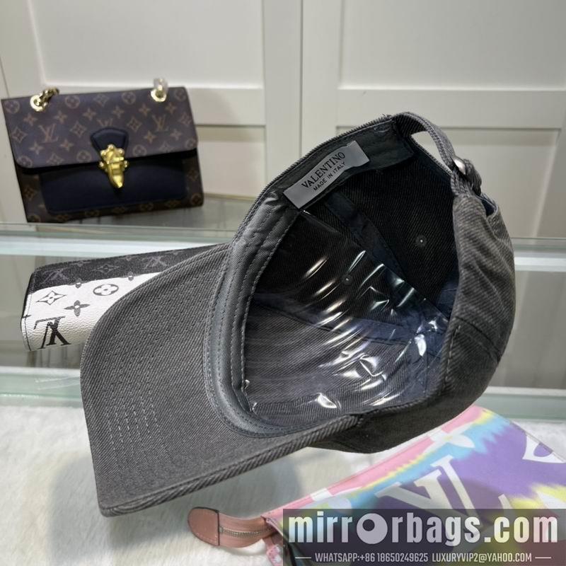 Replica Valentino Hat dx02