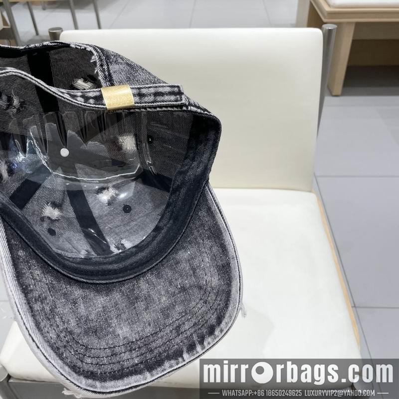 Replica LV Cap 032001