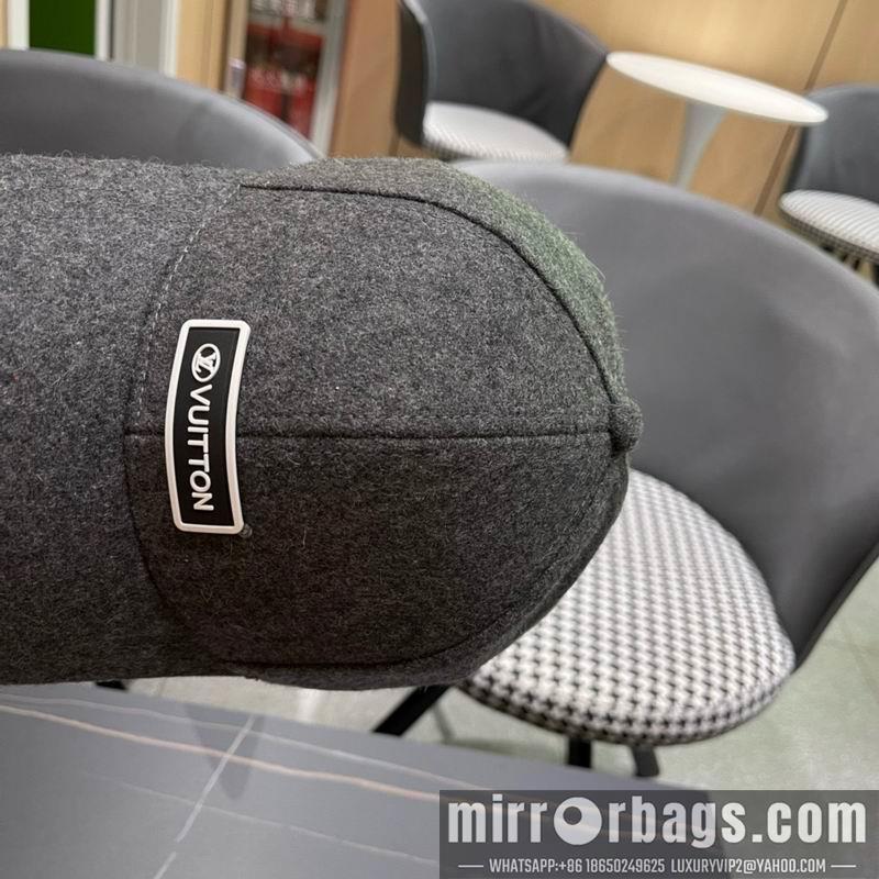 Replica LV cap 121401