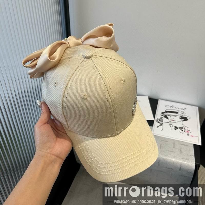 Replica Miumiu cap dx06