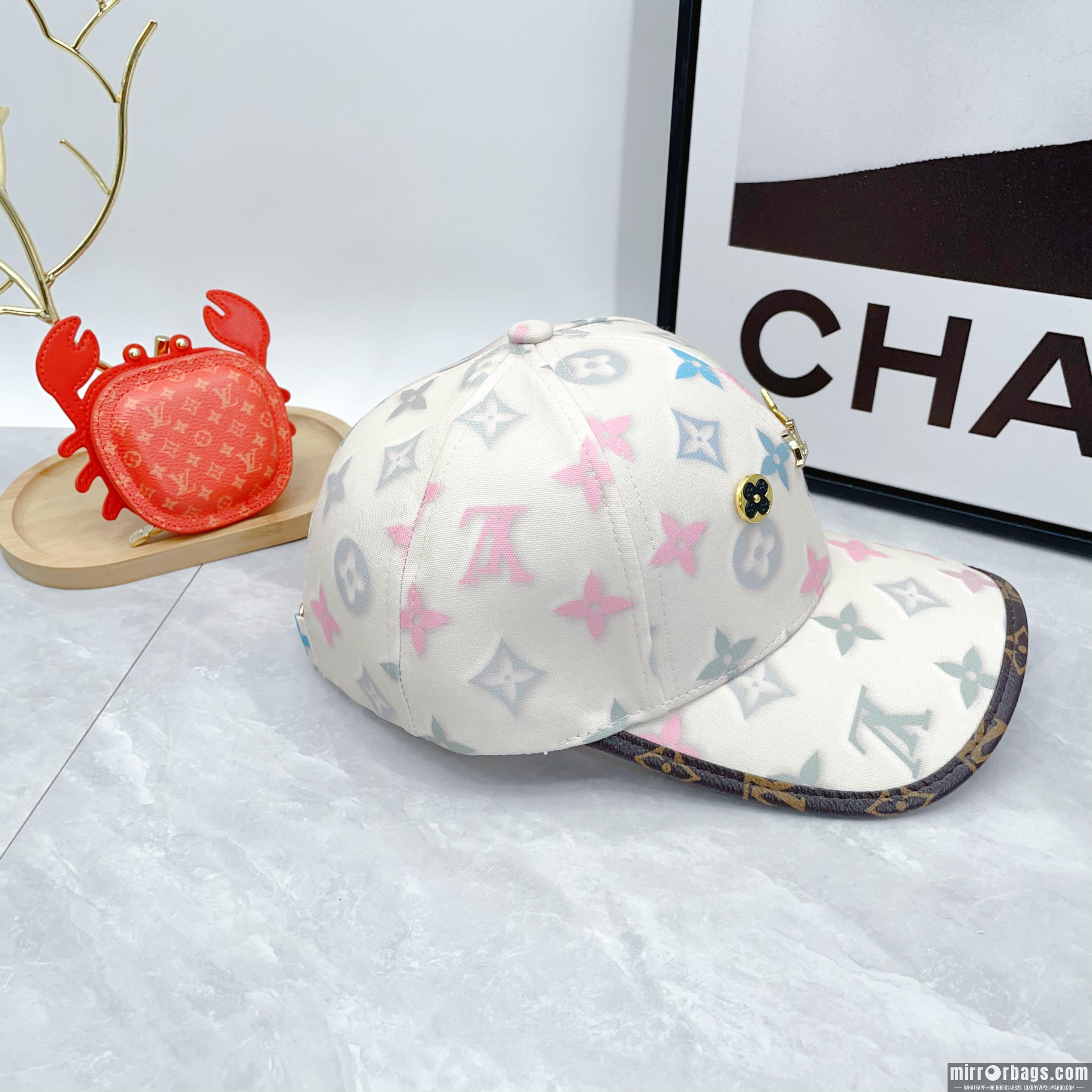 Replica LV cap dx03
