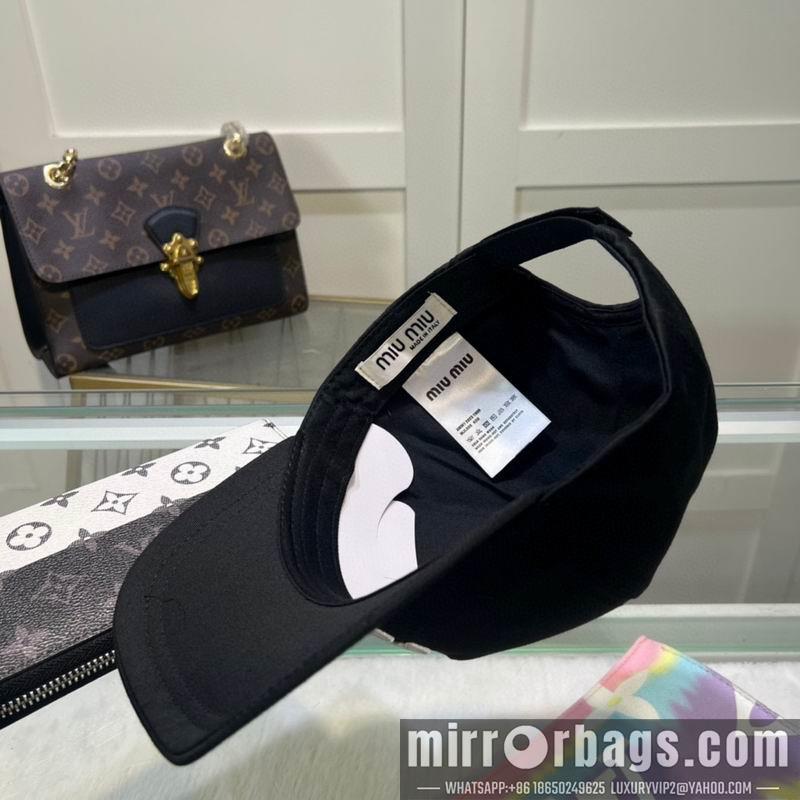 Replica Miumiu cap dx49