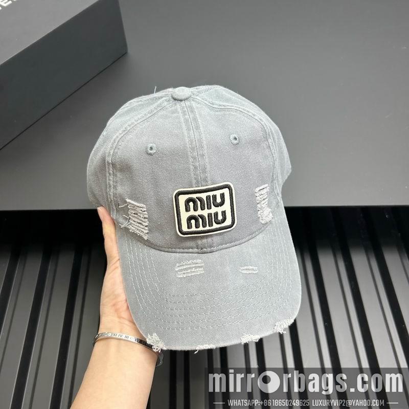 Replica Miumiu cap dx03