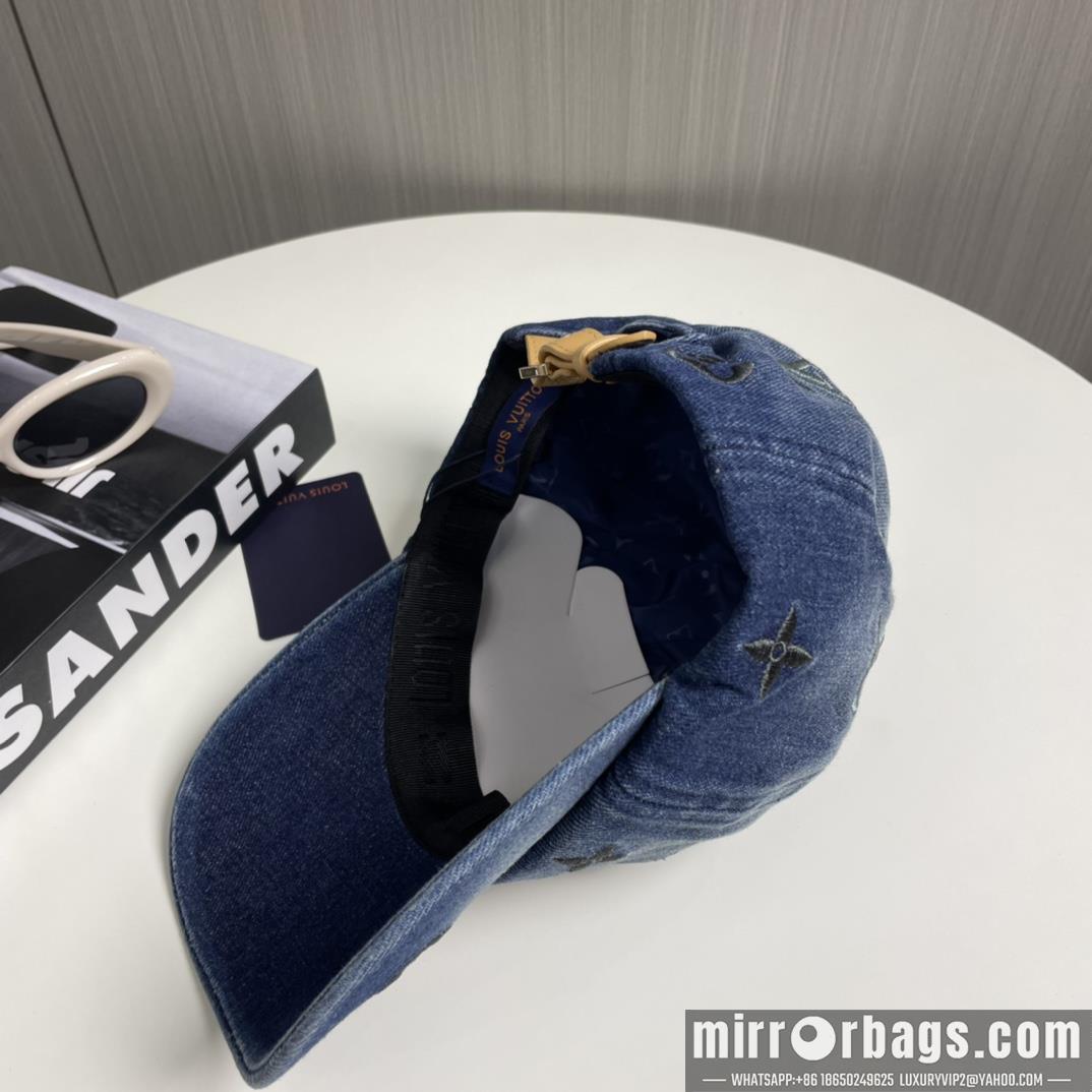 Replica LV cap dx122