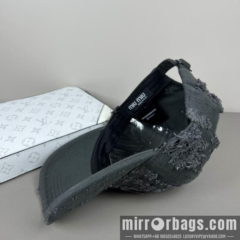 Replica Miumiu cap dx17
