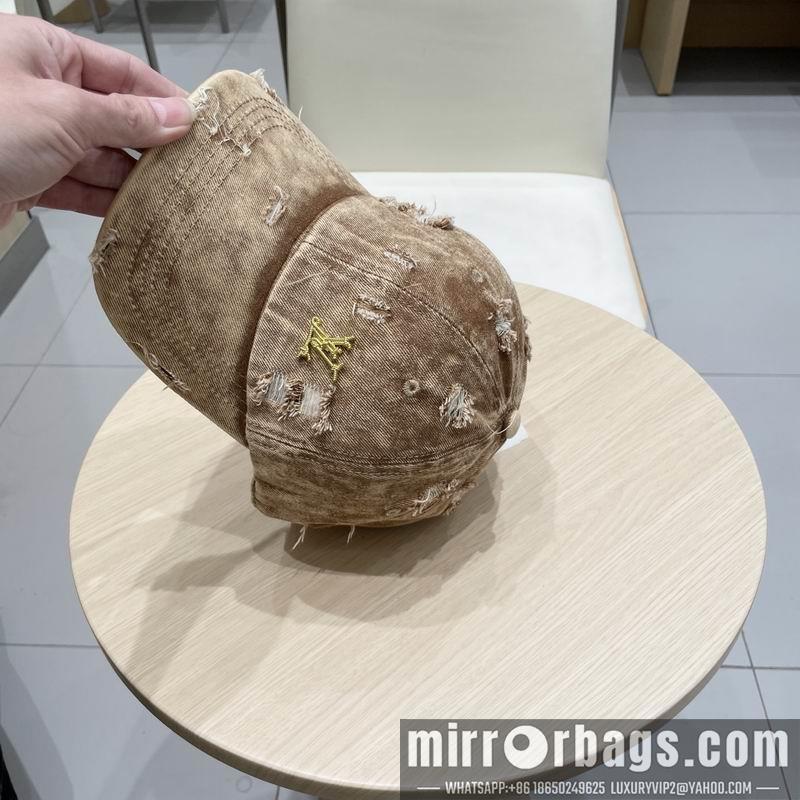 Replica LV Cap 032001