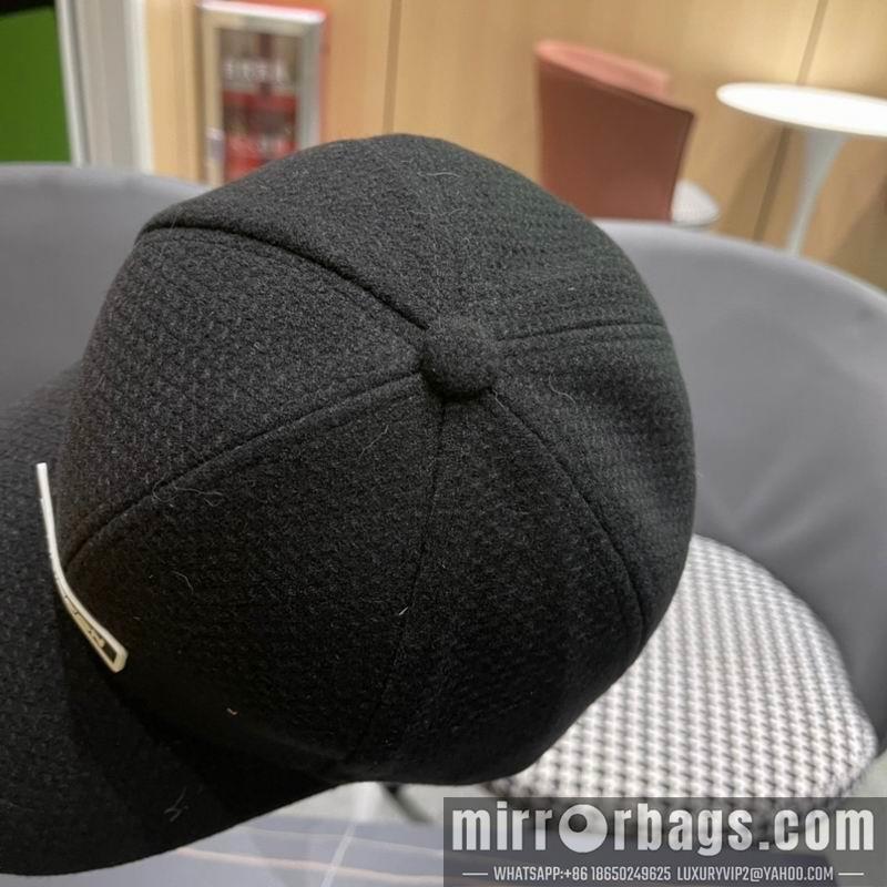 Replica LV cap 010701