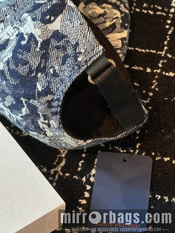Replica LV Hat 092703