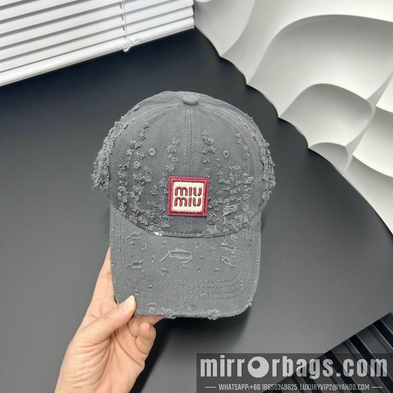 Replica Miumiu cap dx05