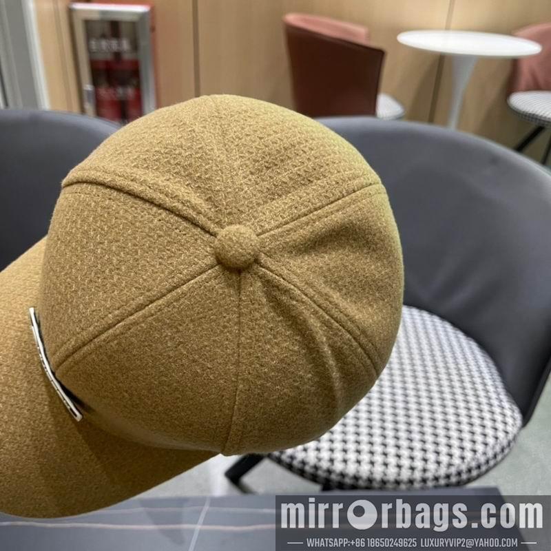Replica LV cap 010701