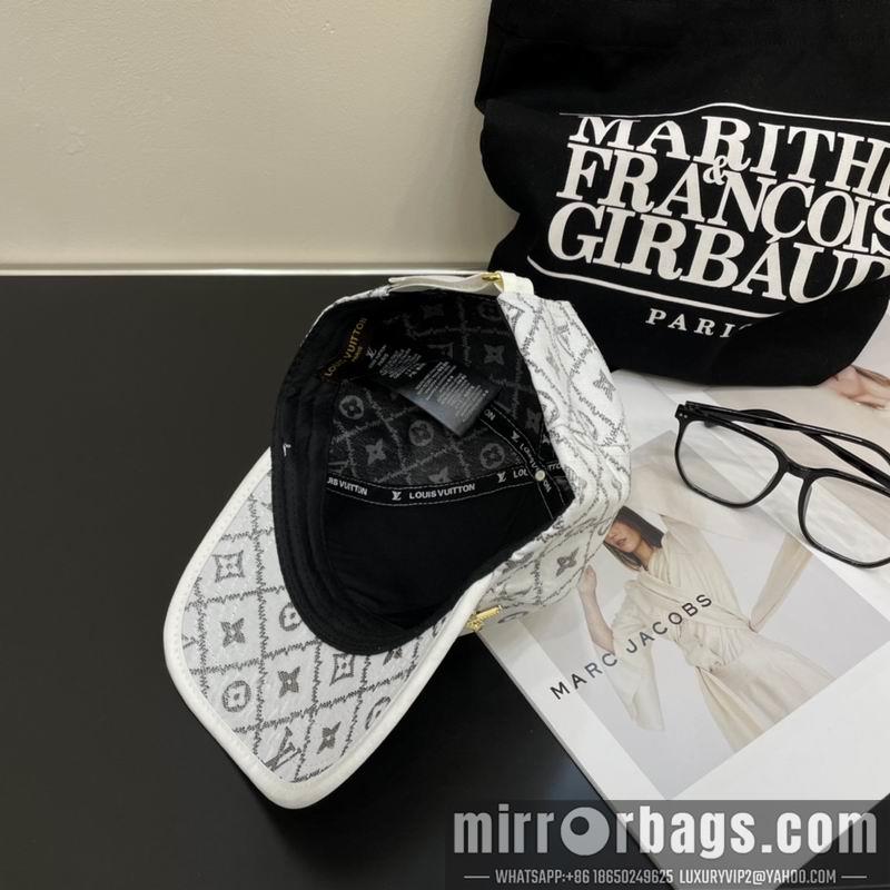 Replica LV Hat 042703