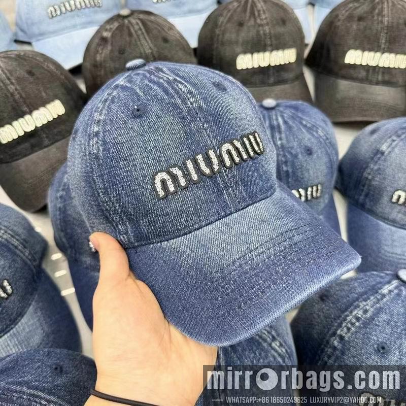 Replica Miumiu cap dx23