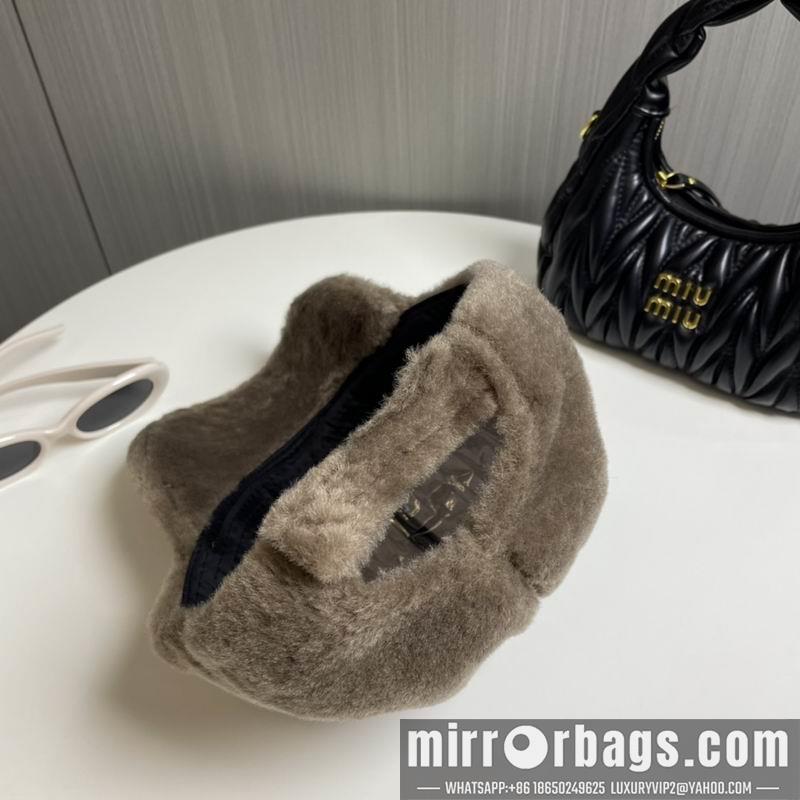 Replica Celine cap dx108