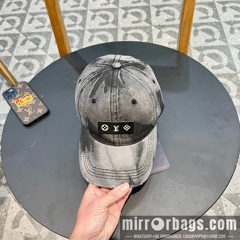 Replica LV cap 042809