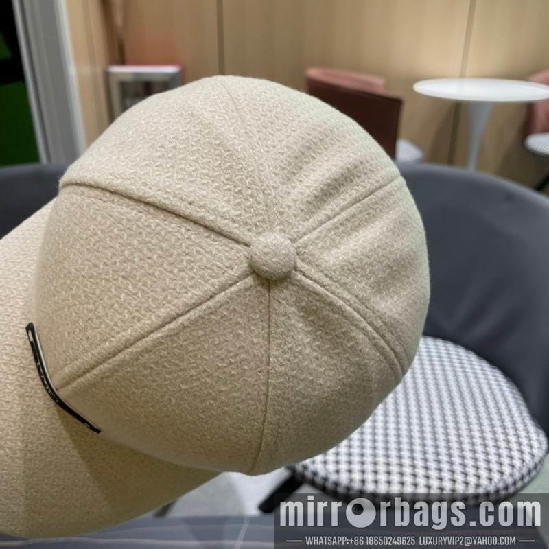 Replica LV cap 010701