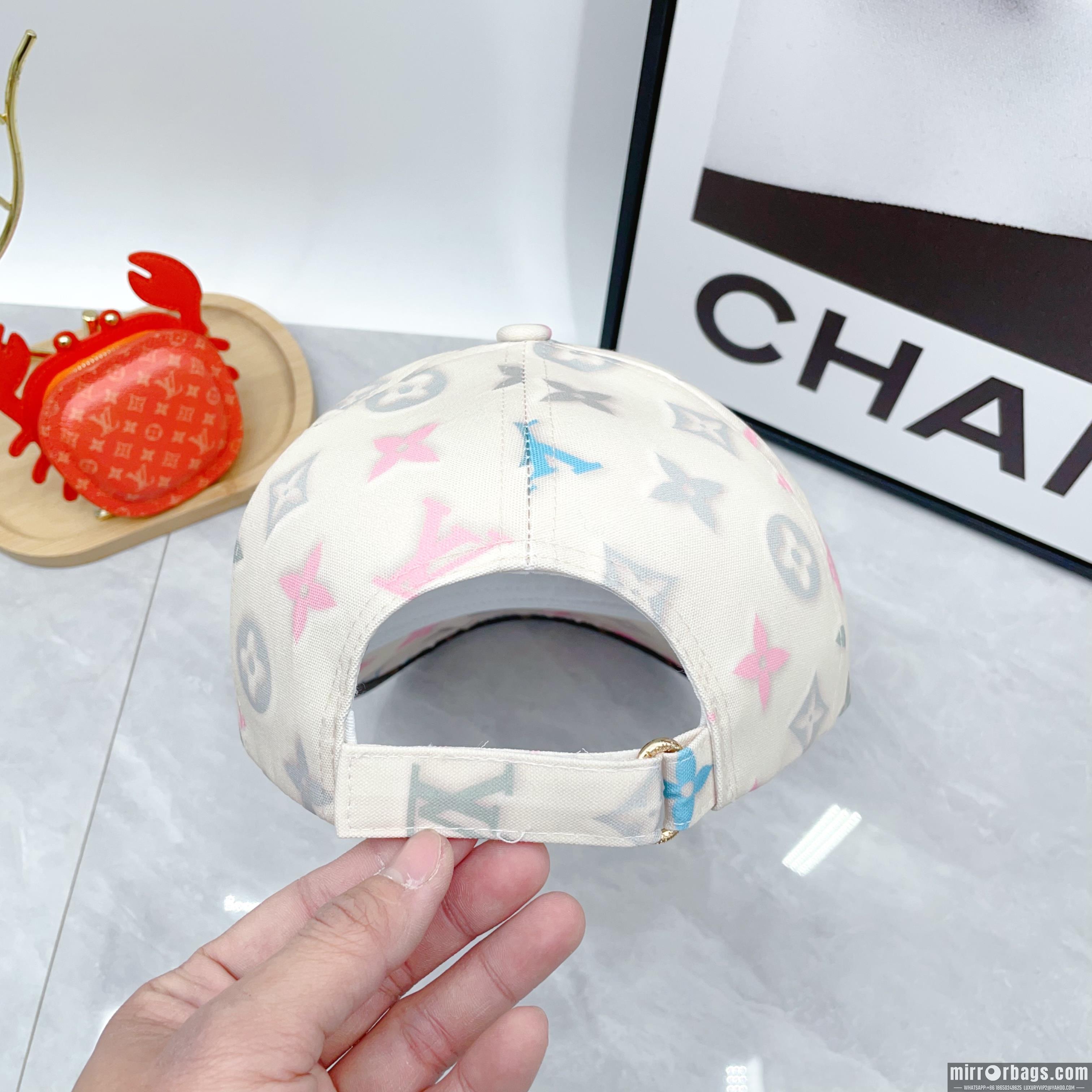 Replica LV cap dx03
