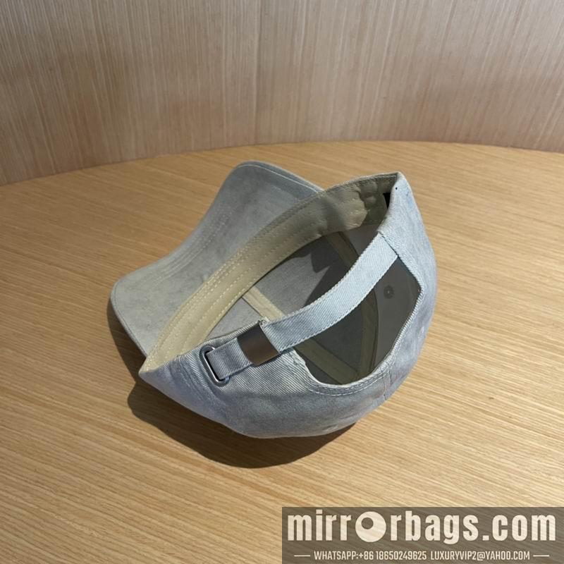 Replica LV cap 121405