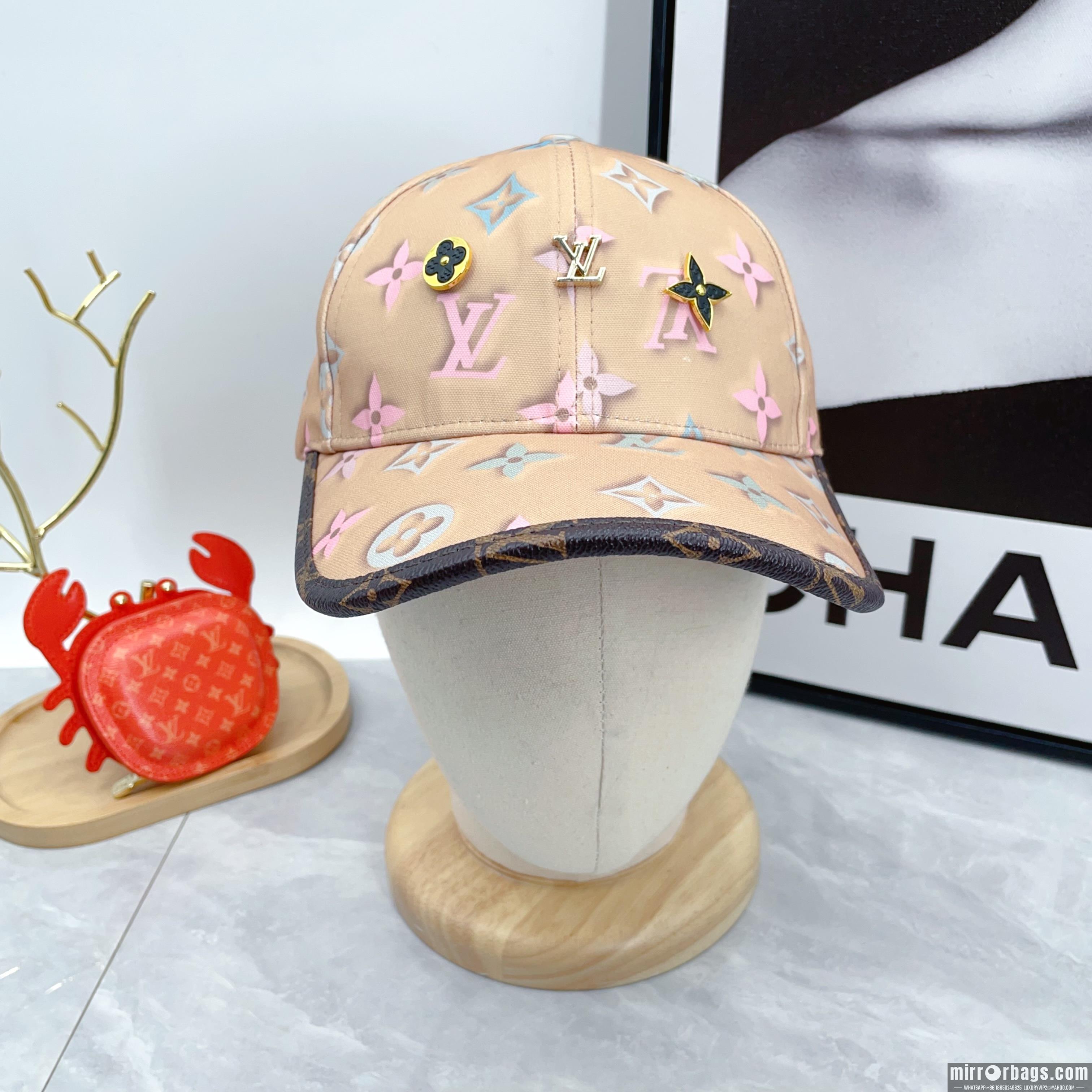 Replica LV cap dx03