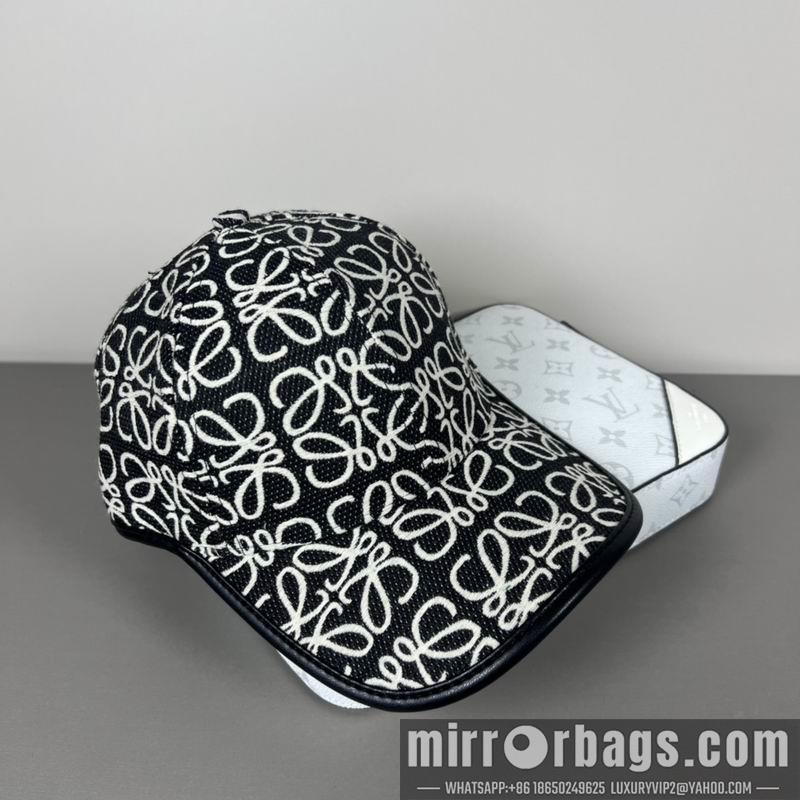 Replica Loewe Hat dx43