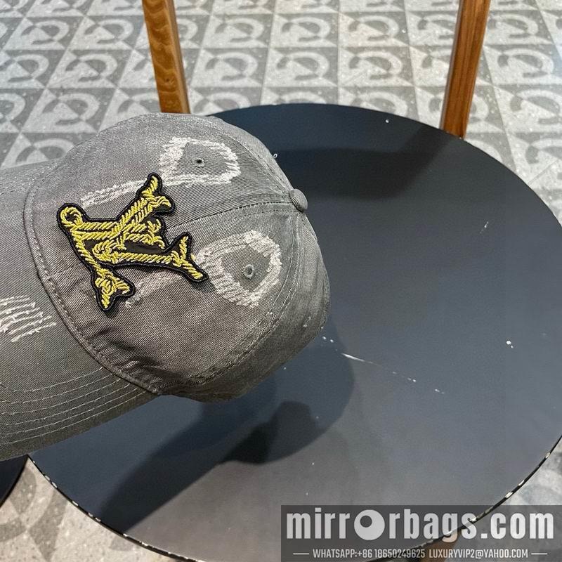 Replica LV cap 020803