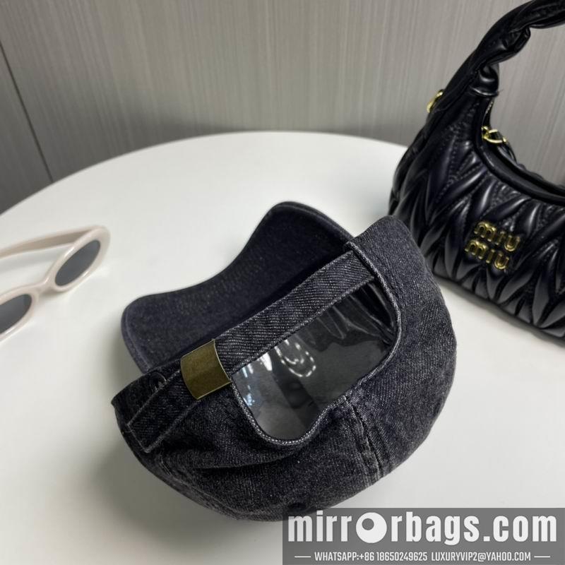 Replica Celine Cap dx40