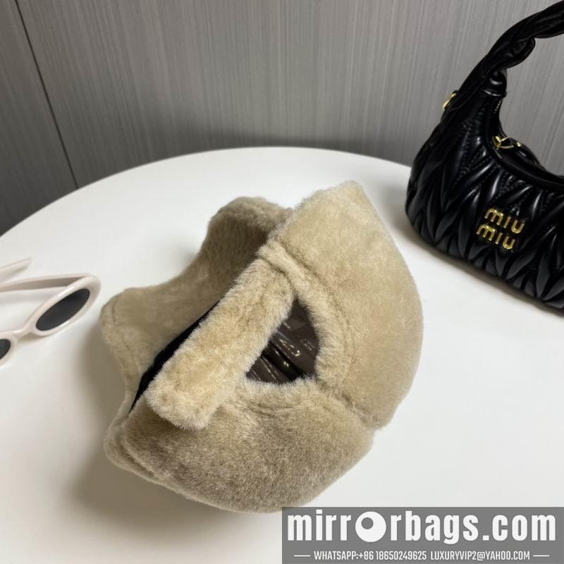 Replica Celine cap dx108