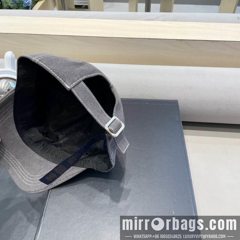 Replica LV cap 120401