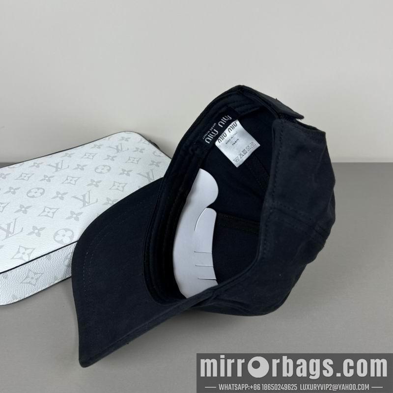 Replica Miumiu cap dx11