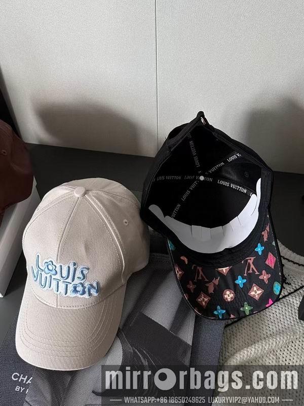Replica LV cap dx30