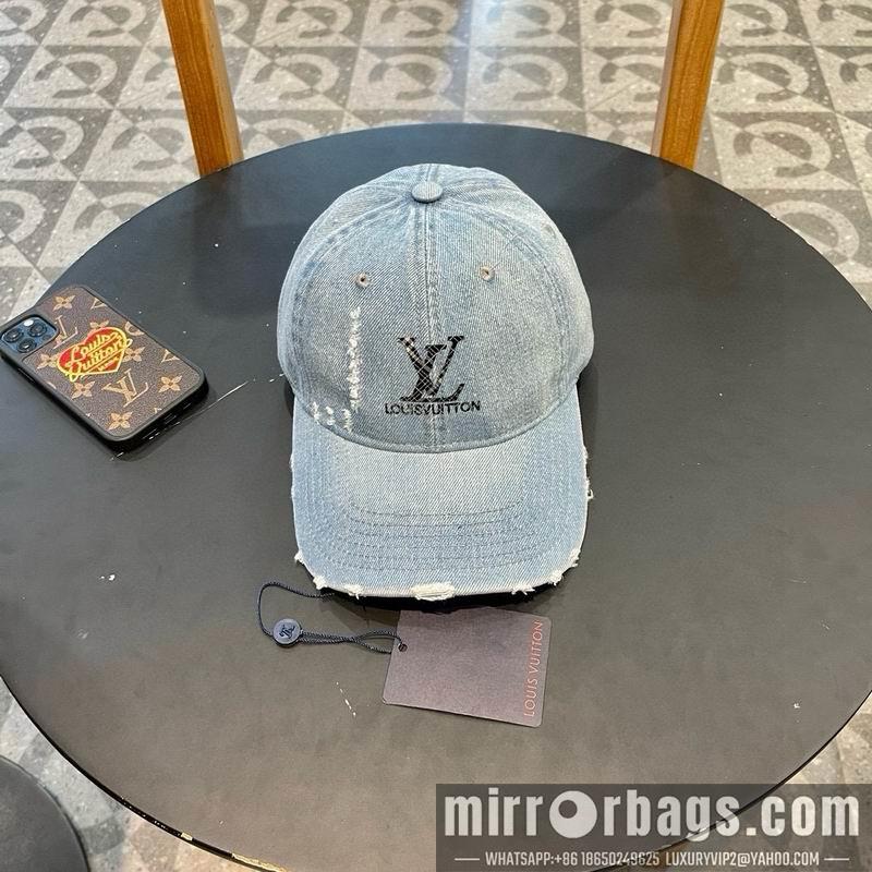 Replica LV  cap 072302