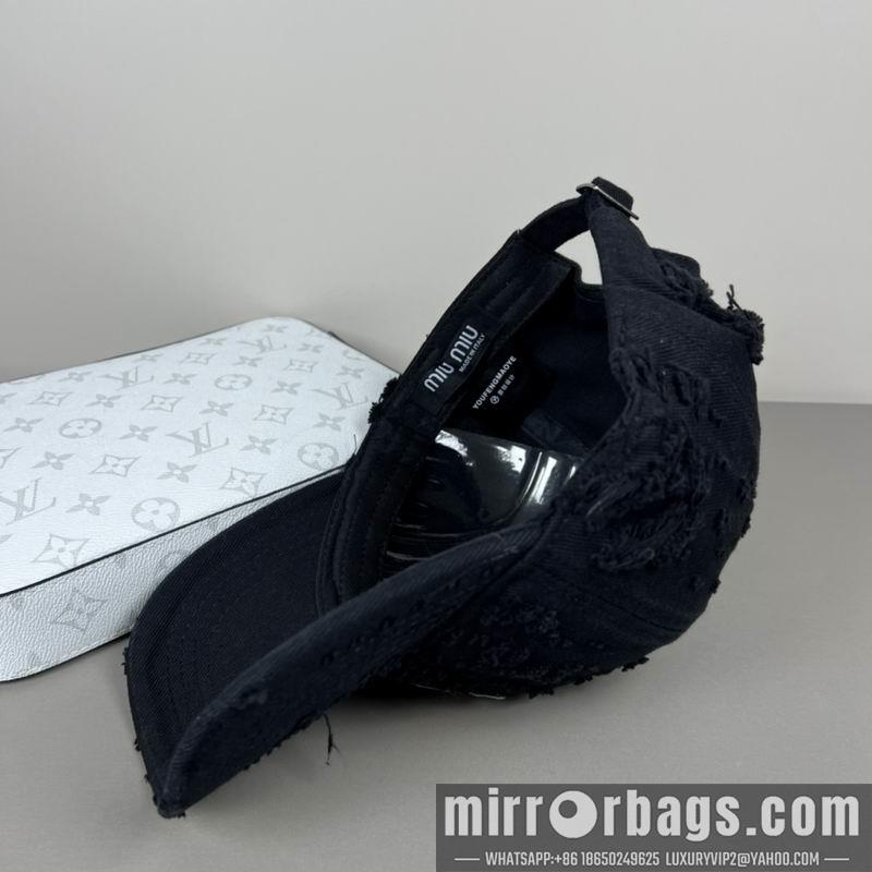 Replica Miumiu cap dx17