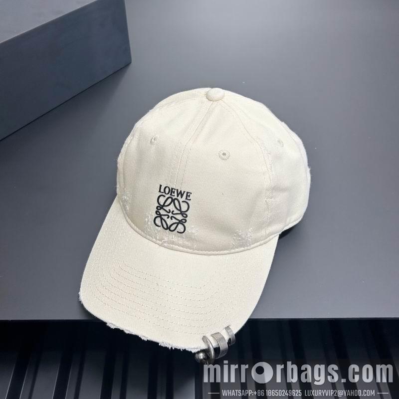 Replica Loewe cap dx41