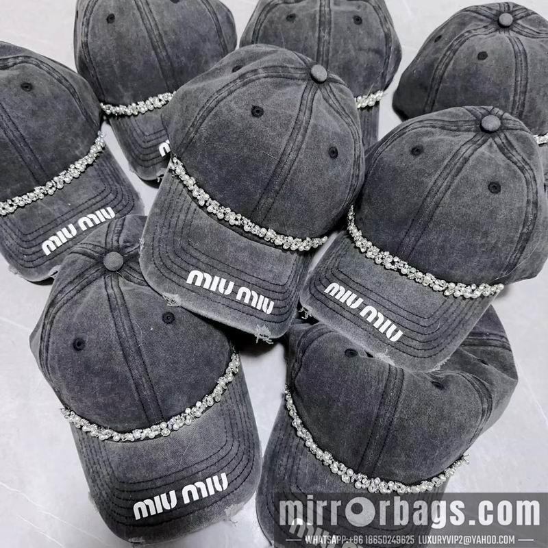 Replica Miumiu cap dx26