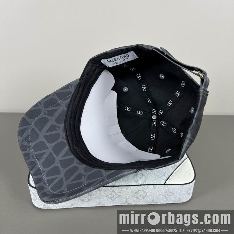 Replica Valentino Hat dx03