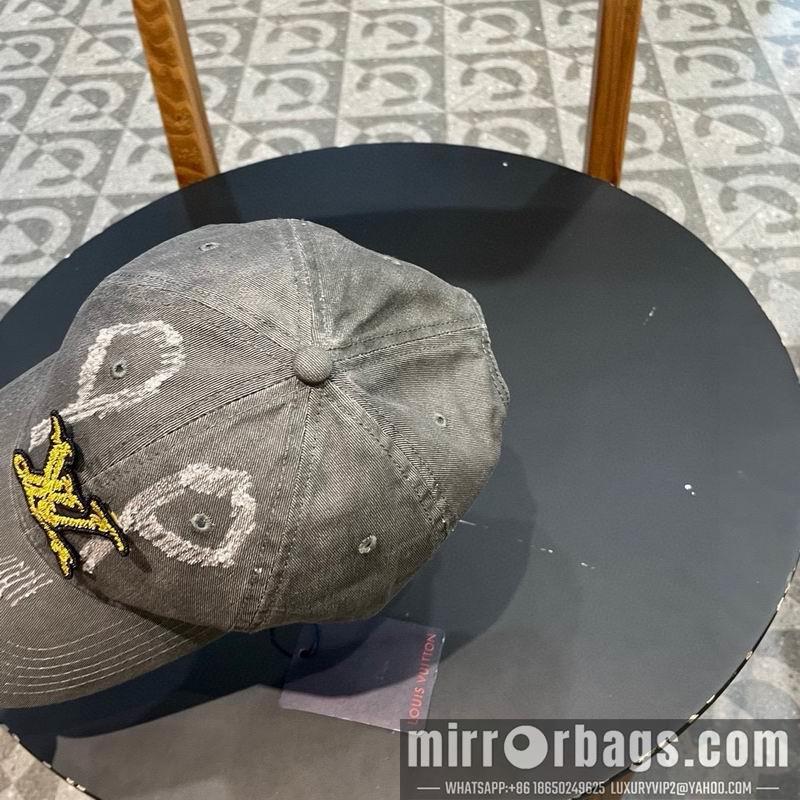 Replica LV cap 020803