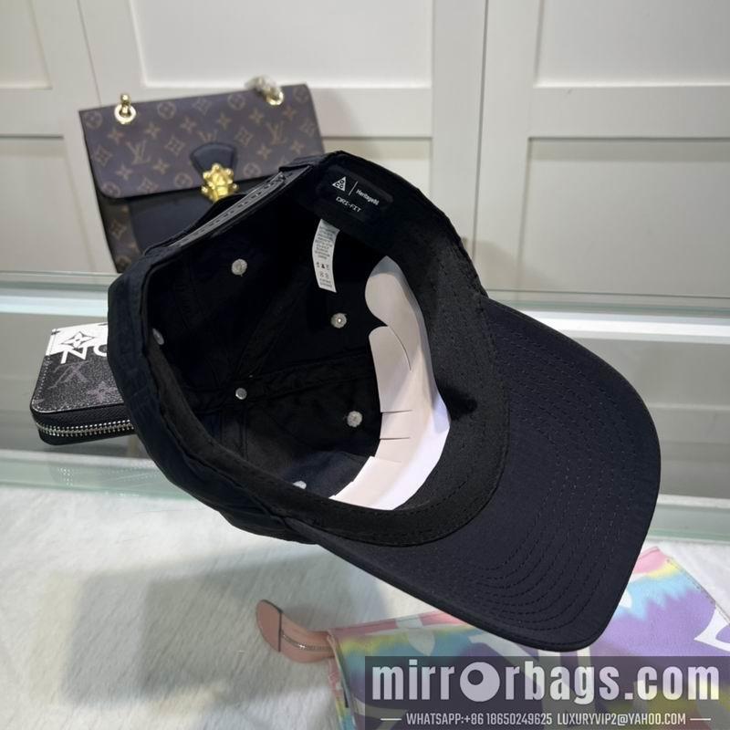 Replica Other cap dx17