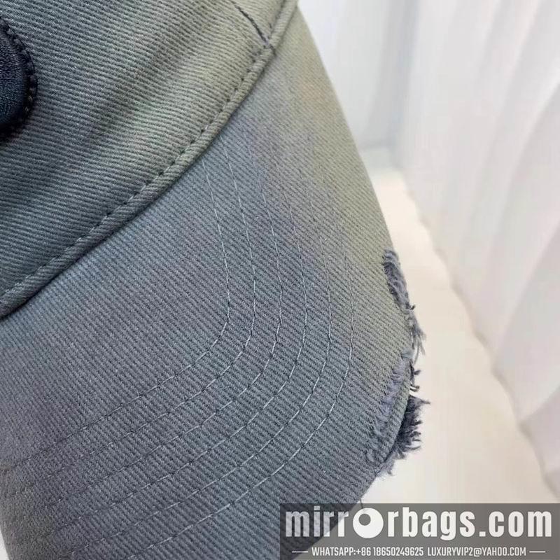 Replica Miumiu cap dx21