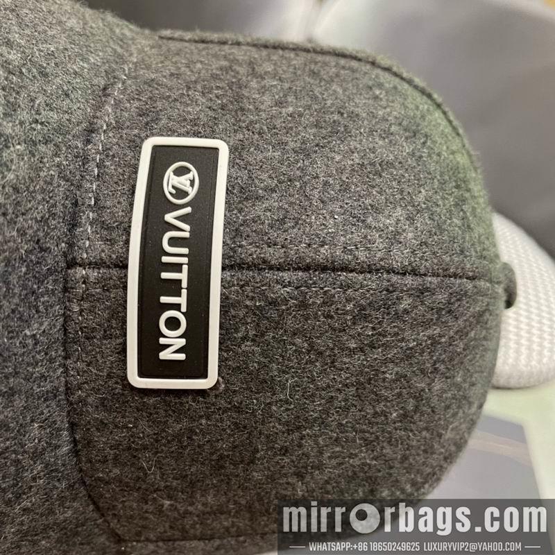 Replica LV cap 121401