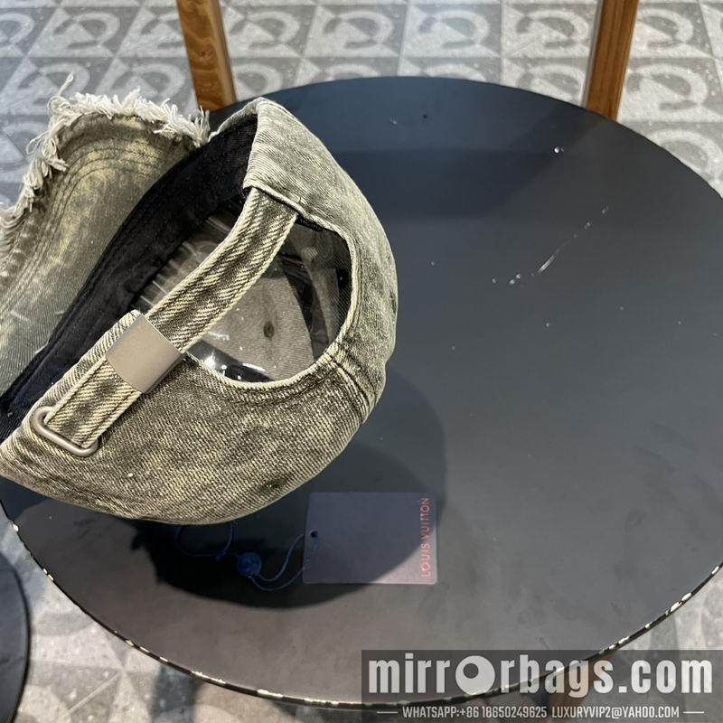 Replica LV cap 042811