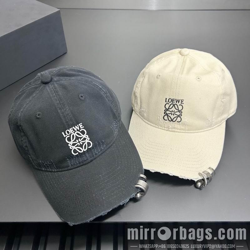 Replica Loewe cap dx41